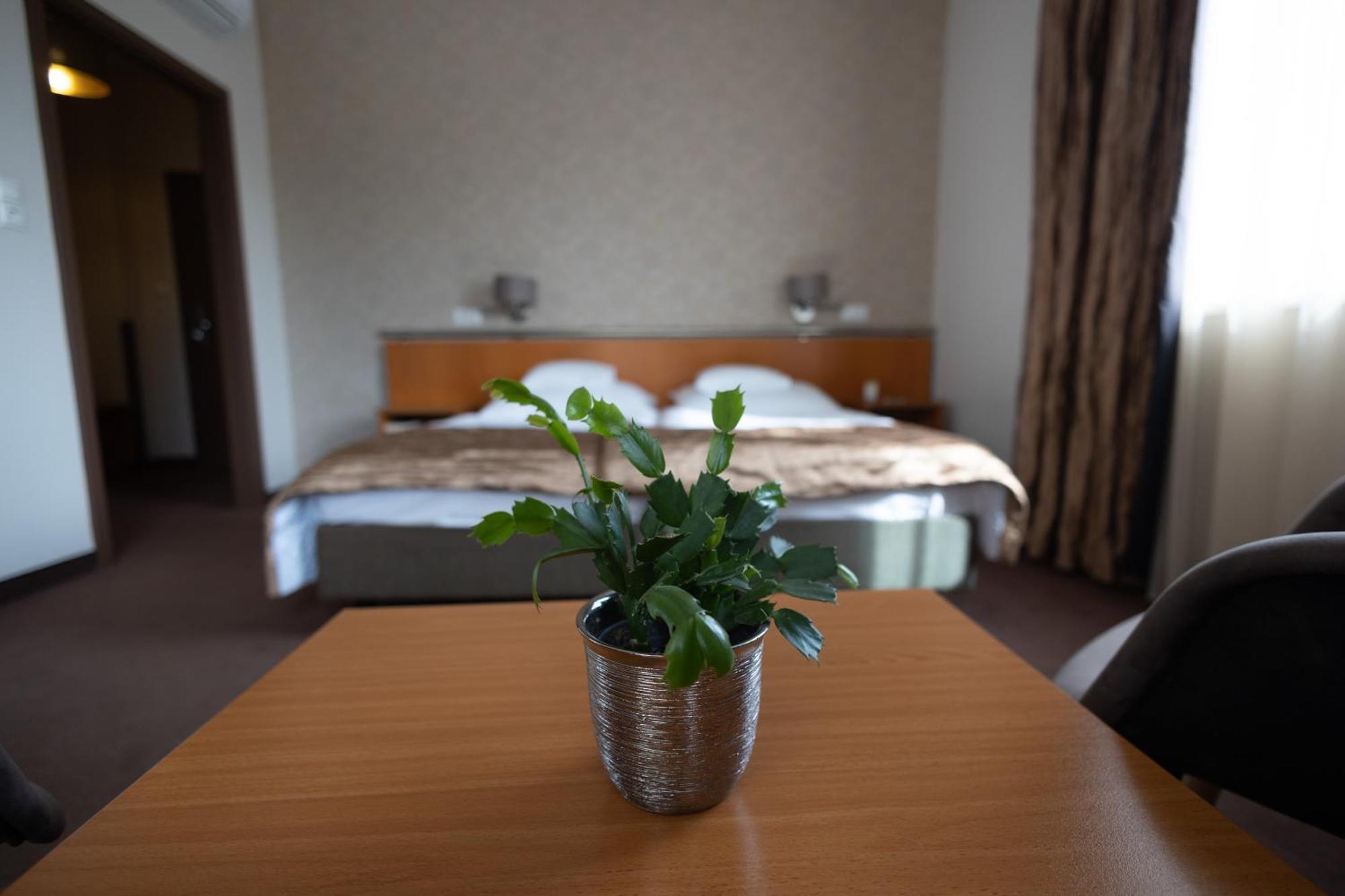 City Hotel Miskolc Eksteriør billede