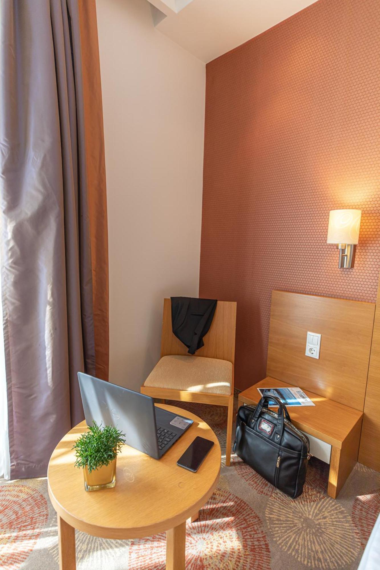 City Hotel Miskolc Eksteriør billede