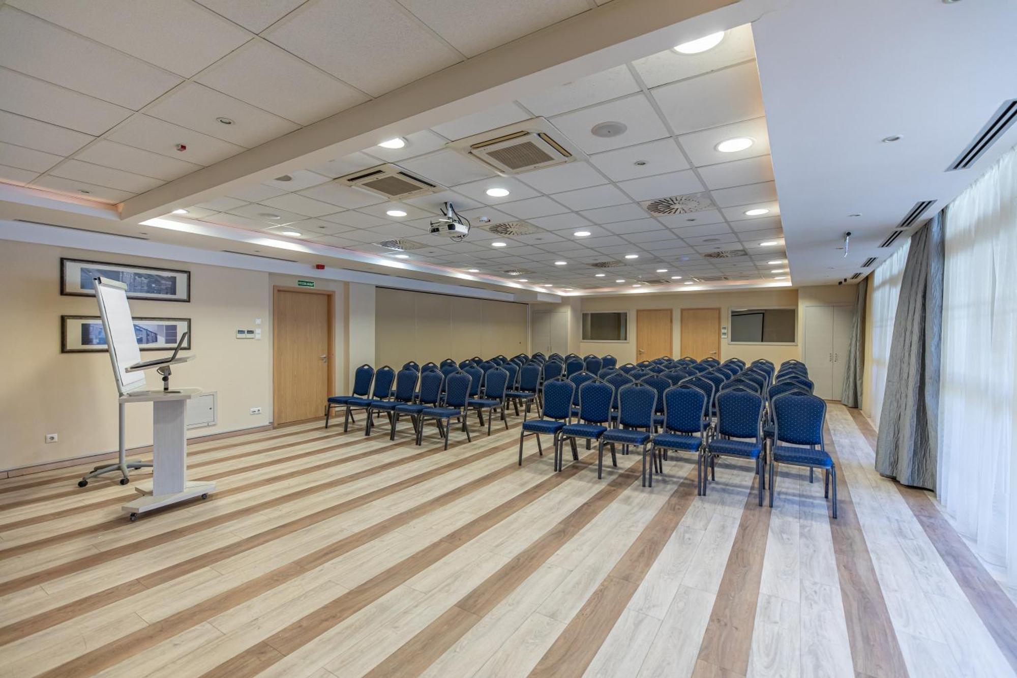 City Hotel Miskolc Eksteriør billede