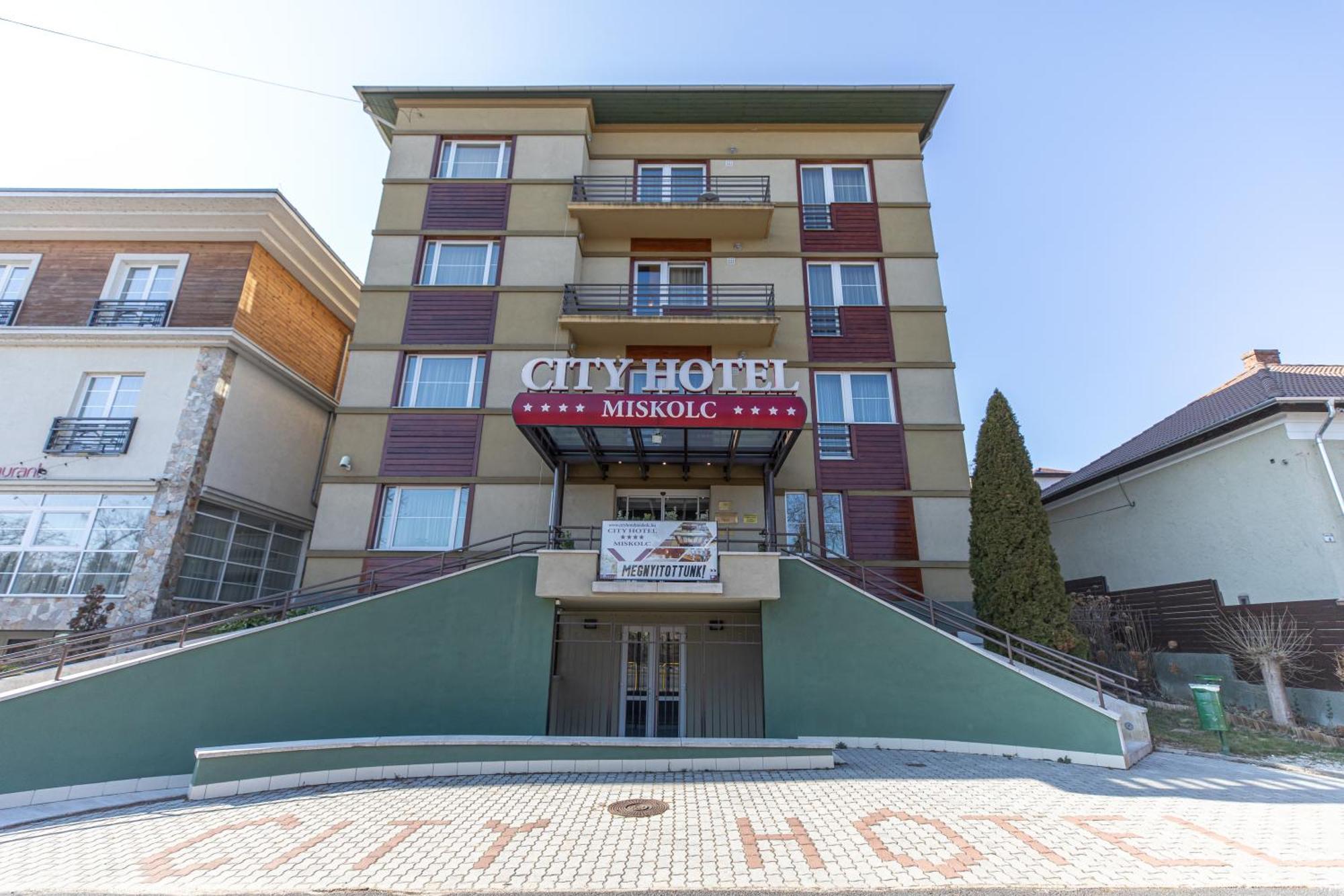 City Hotel Miskolc Eksteriør billede